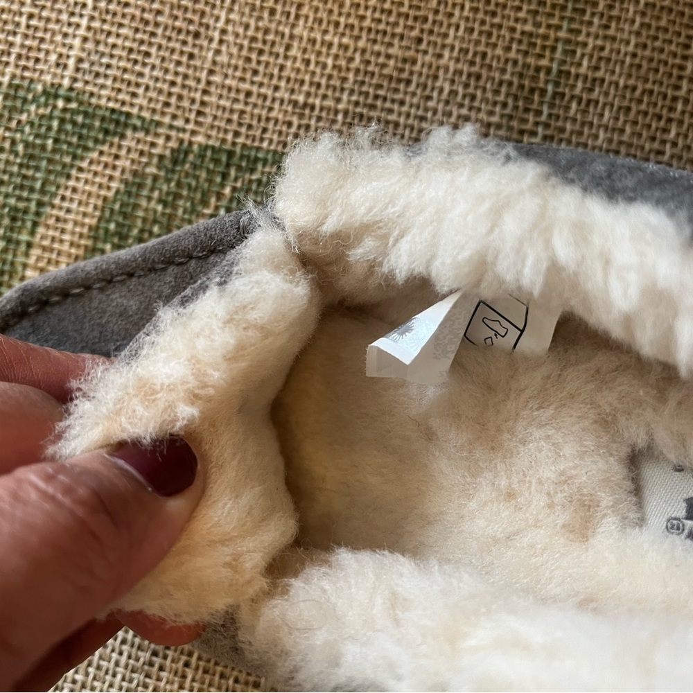 UGGS Slippers size 3 grey